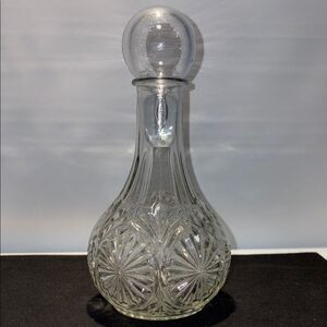 Elegant Clear Glass Decanter